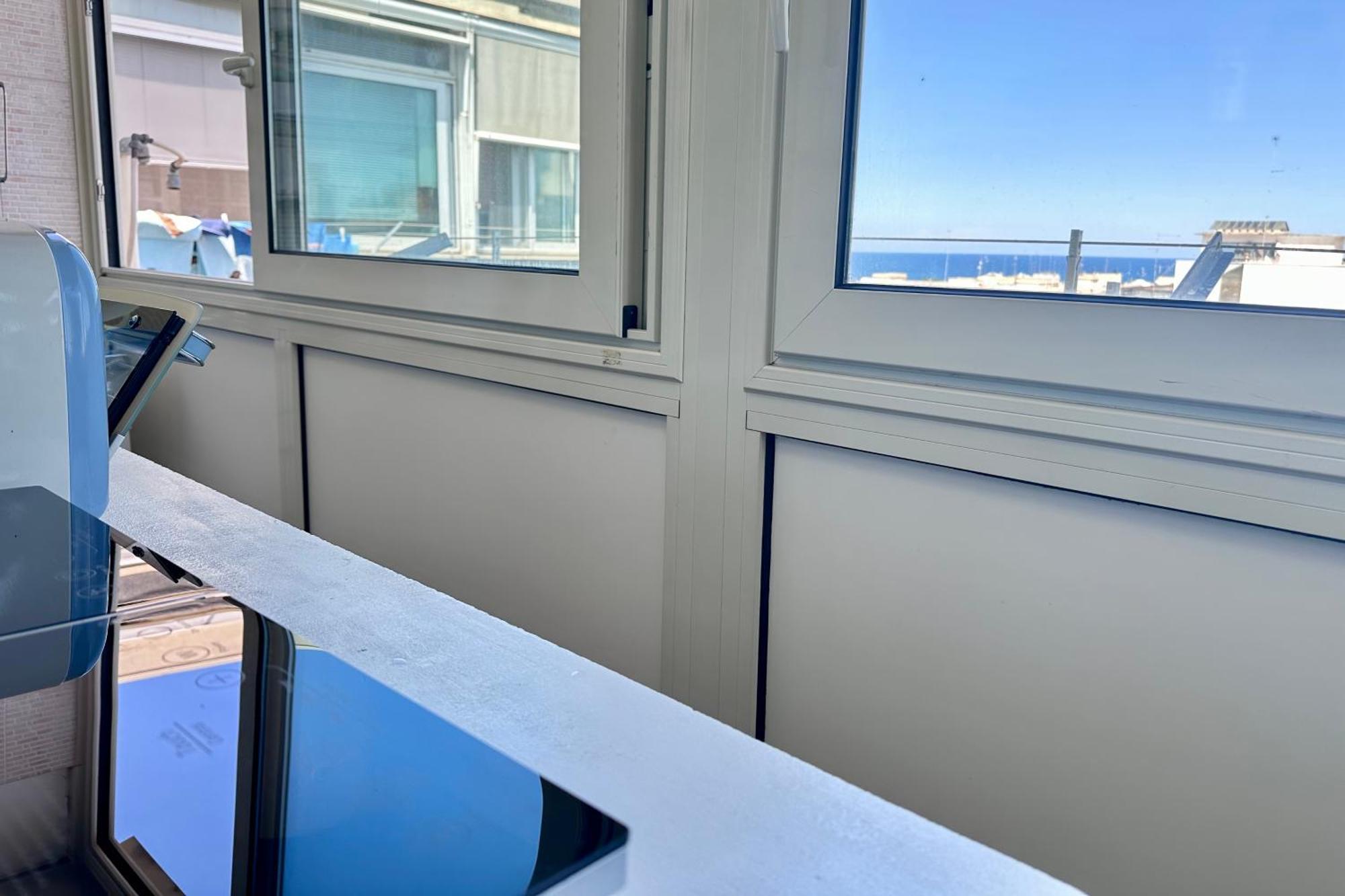 90 Upmurat Top Floor - City Center & Seaview * Bari